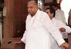 PM wishes Mulayam on his birthday