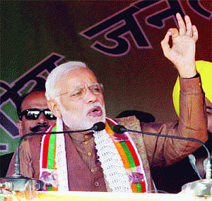 Jettison 'dynasties' that loot J&K every 5 years: Modi