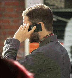 No direct link between mobile tower radiation, health: Centre