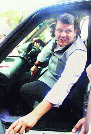 Fadnavis orders  probe into NCP  leaders' graft