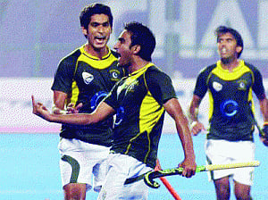 FIH bans two Pak hockey players, warns another