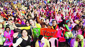 Parties rush foot soldiers in fag end