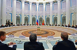 Canada slaps new sanctions on Russia oil sector over Ukraine