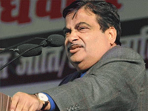 Oppn dividing society on communal lines : Gadkari