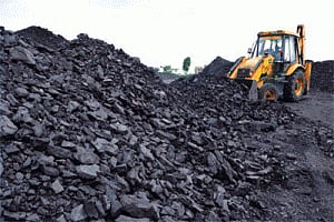 Trade unions denounce coal privatization, FDI in insurance