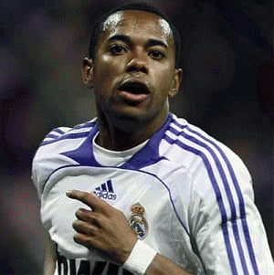 Robinho keen to extend Santos stay