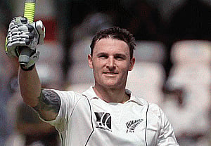 New Zealand beat Sri lanka by 8 wickets in first Test