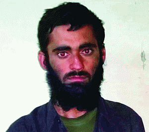 4 leT men shot, another  Pak militant caught alive