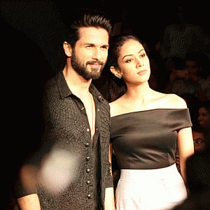 Shahid, Mira hand-in-hand at Masaba's lFW show
