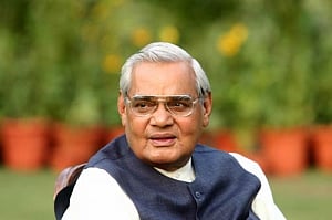 'Atal made Sharif speak with Dilip Kumar over Kargil conflict'