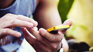 Stop call drops soon  or face music, Govt  warns operators