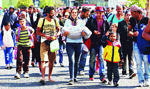 Record number of migrants head for Europe