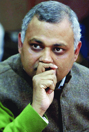 'Don' ko pakadna  na-mumkin? Cops fail to trace Somnath's dog