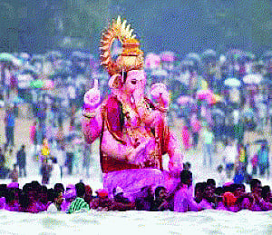 Ganesh festival begins in Hyd amid tight security