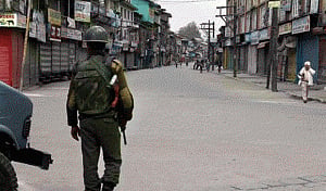 Shutdown hits life in Kashmir Valley
