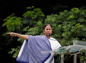 Centre should declassify Netaji files: Mamata