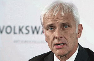 New Volkswagen boss tries to drag carmarker out of scandal