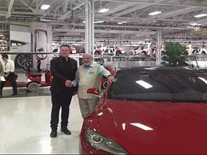 Modi pays visit to Tesla Motors