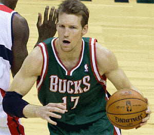 Bulls' Dunleavy out for 8-10 weeks after back procedure