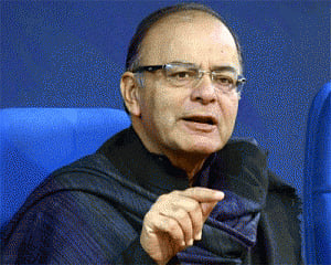 Jaitley nudges banks to pass on rate cut benefit to borrowers