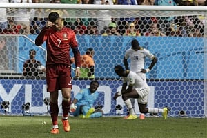 Manchester clubs victorious as Ronaldo hits record