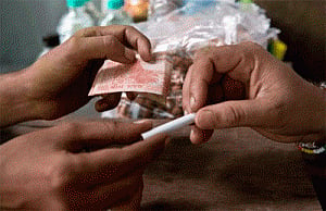 Sale of loose cigarettes now invites prison term in UP