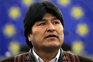 Bolivia President Morales asks fans to support football team