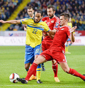 Sweden ease past liechtenstein 2-0