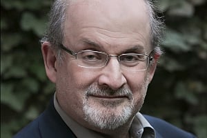 Rushdie backs authors, 7 more return Sahitya Akademi awards