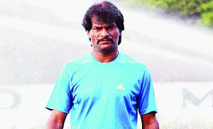 Pillay bats for Pak's participation in HIl