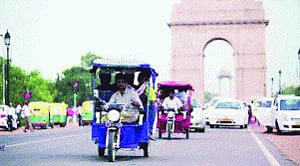 1,100 e-rickshaws have licence to ply in Delhi: AAP