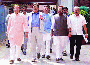EC not to ban live telecast of PM's rallies