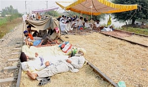Protesting farmers decide to call of rail blockade