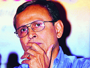 Court kills UPA bid  to drag NDA in 2G