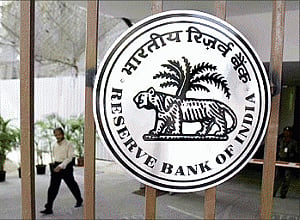 India's Forex reserves rise to $353 billion: RBI