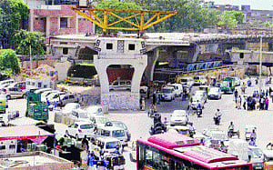 Rani Jhansi project to decongest trans-Yamuna delayed