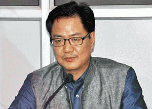 Rijiju shares ex-Delhi lG's view that N Indians enjoy breaking rules