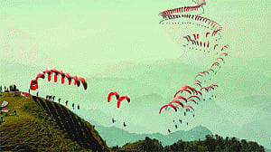 Paragliding WC comes to life