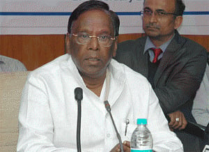 'V K Singh should step down from post or PM should sack him'