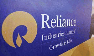 RIl first corporate to sign revised listing pact with BSE