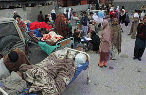 Over 300 dead in Pak-Afghan quake