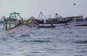 lanka navy arrests 34 Indian fishermen