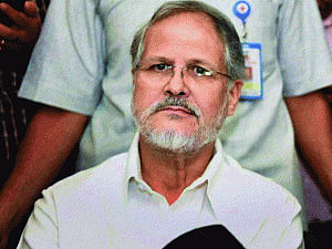 l-G modifies early order after MHA's nudge