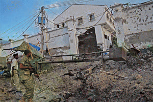 12 killed as militants attack Somali hotel
