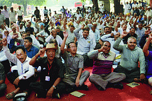 Retired paramilitary personnel begin 3-day dharna for OROP