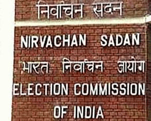 Irked by BJP advert, EC bans ads tomoro without prior clearance