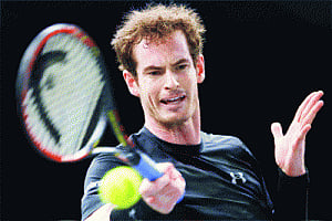 Murray advances to QF's at Paris
