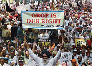 Military veterans return medals to protest OROP notification
