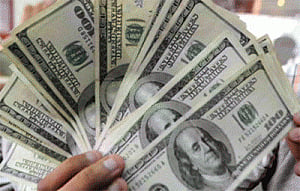 US dollar falls after sharp gain