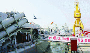 Navy opens warships to public on weekends